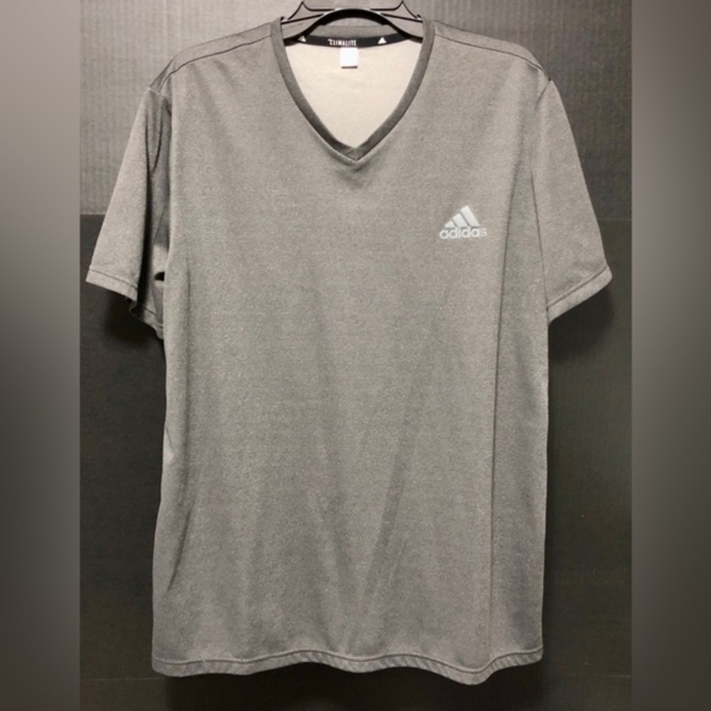 🌅Adidas Climalite Gray V-neck T-shirt